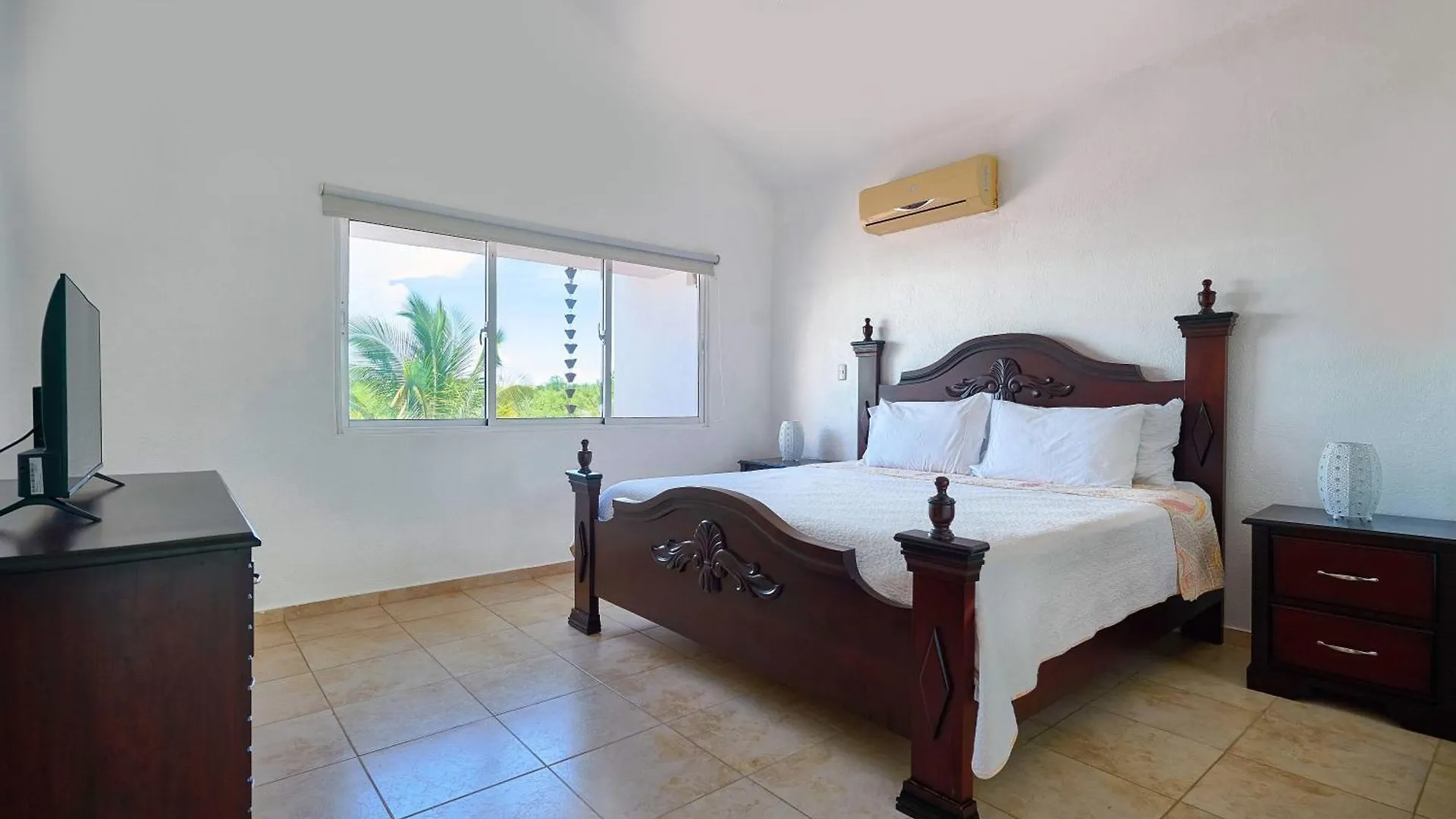 New! Comfy Spacious Villa W- Pool, Jacuzzi, Bbq Juan Dolio 0*,