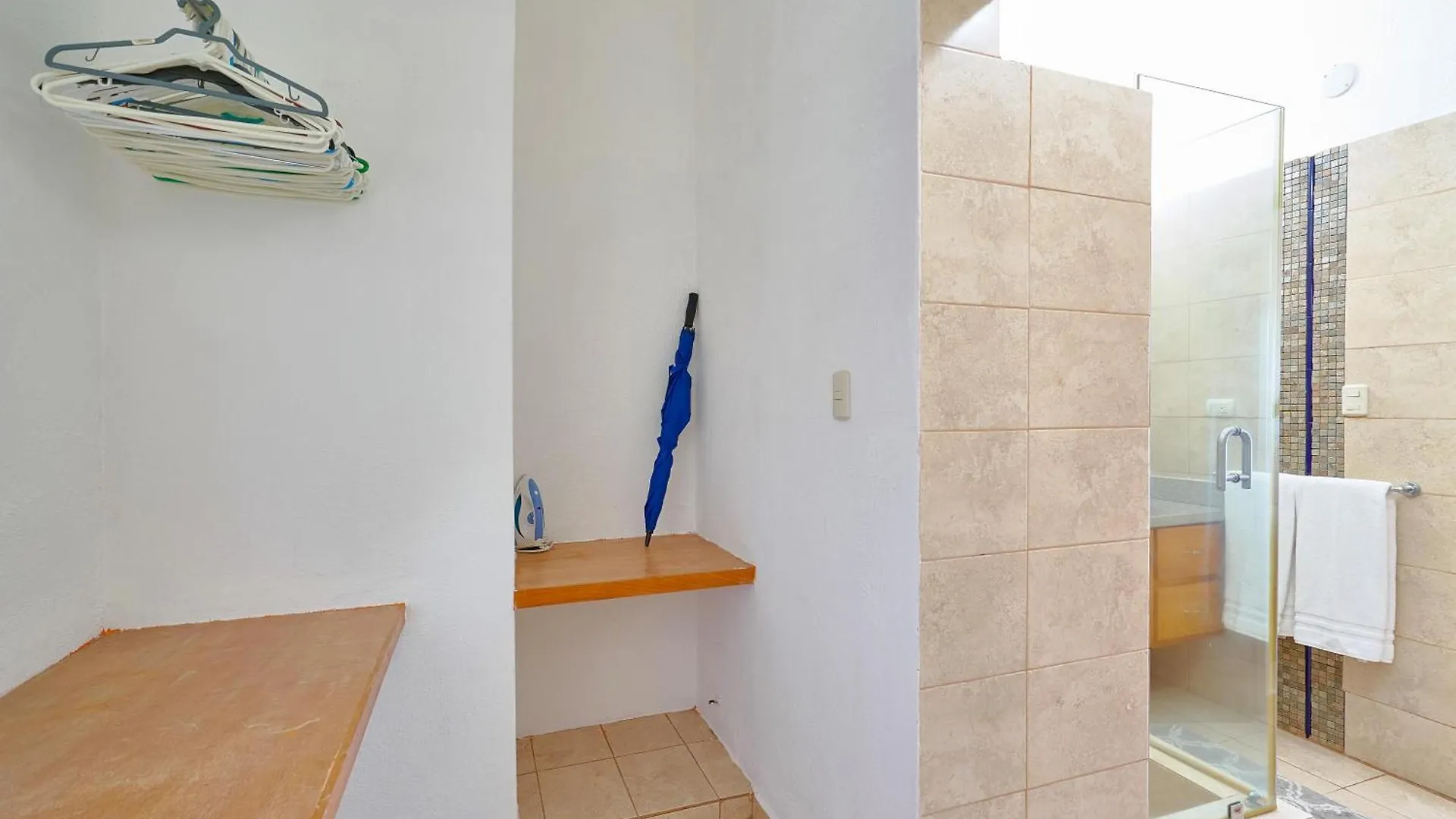 New! Comfy Spacious Villa W- Pool, Jacuzzi, Bbq Juan Dolio