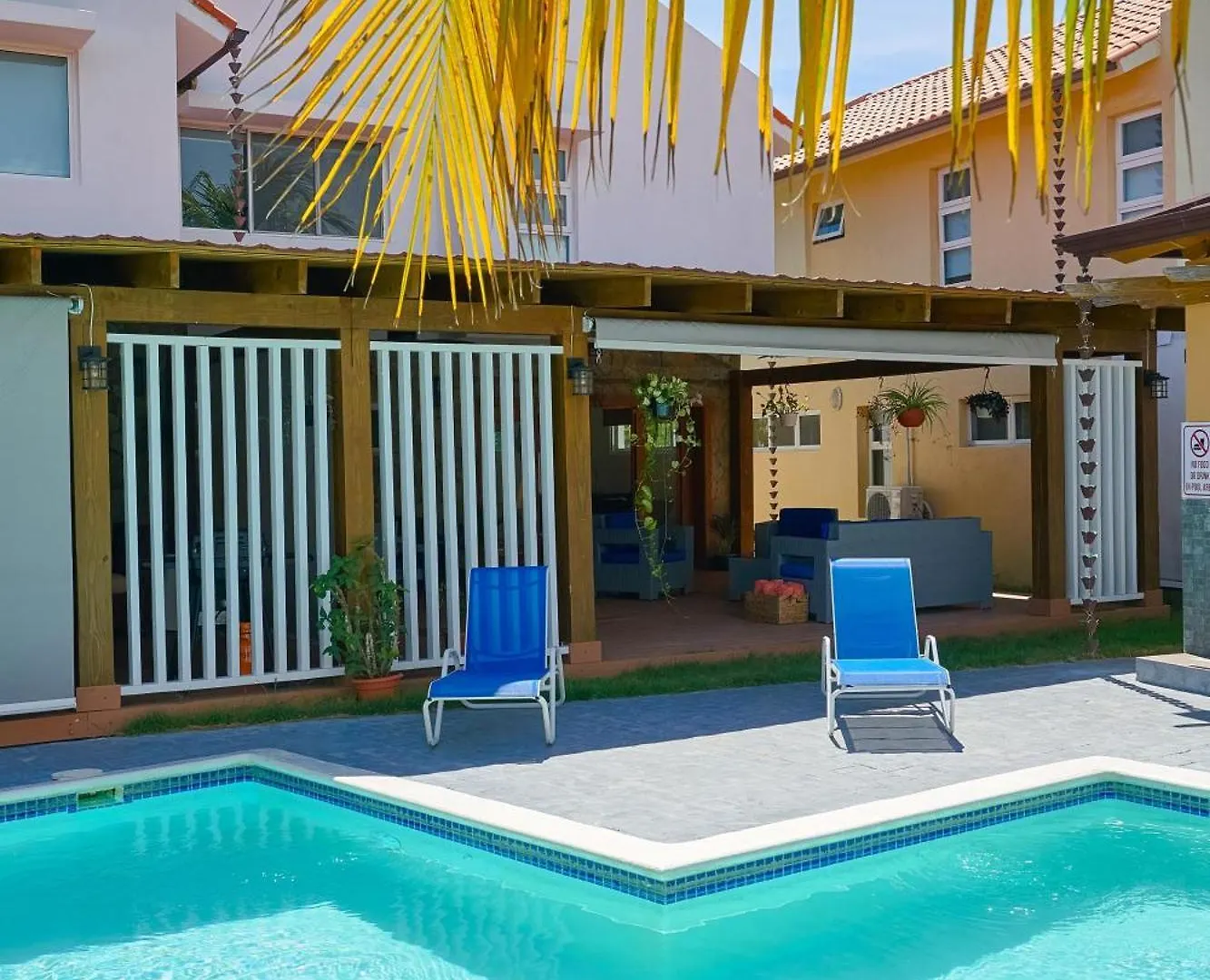 New! Comfy Spacious Villa W- Pool, Jacuzzi, Bbq Juan Dolio