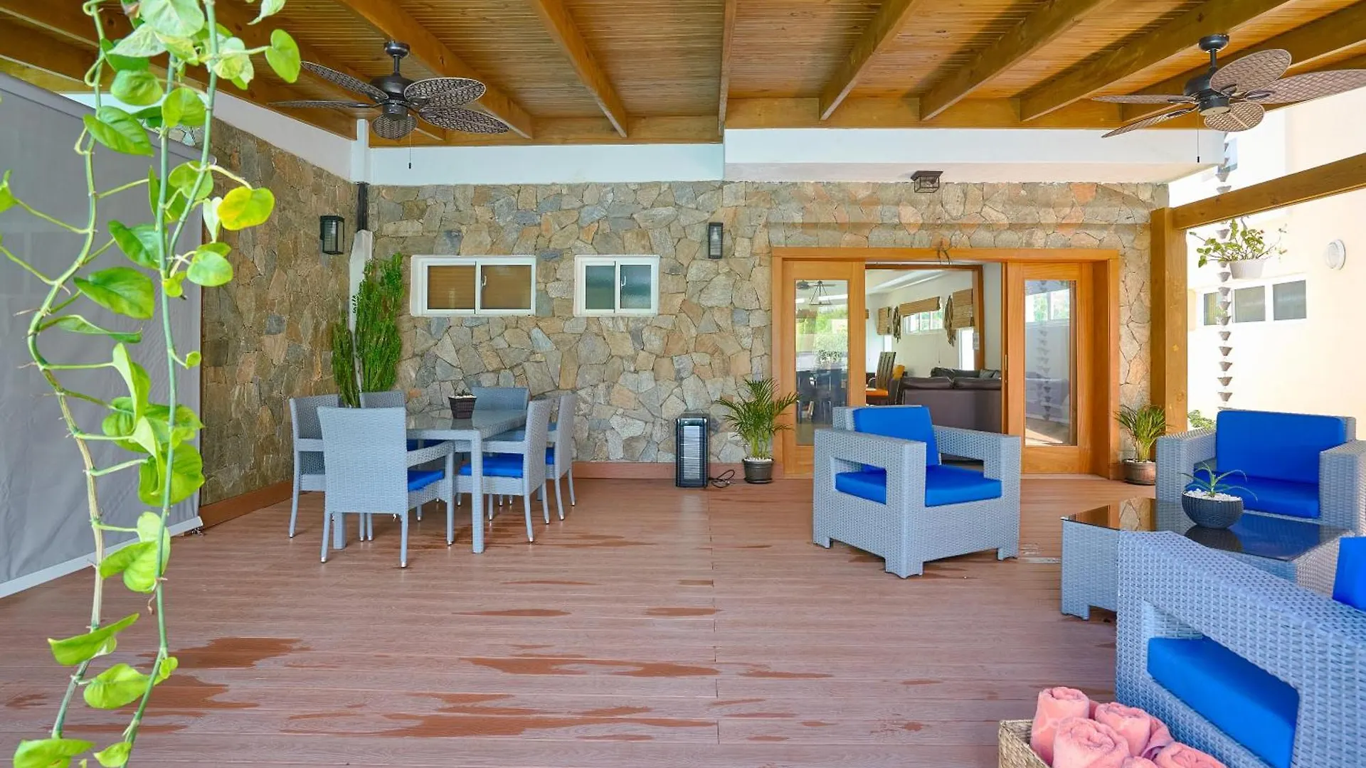 New! Comfy Spacious Villa W- Pool, Jacuzzi, Bbq Juan Dolio
